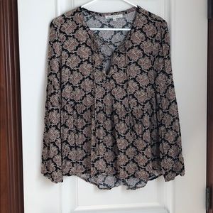 Bell sleeve lace up shirt